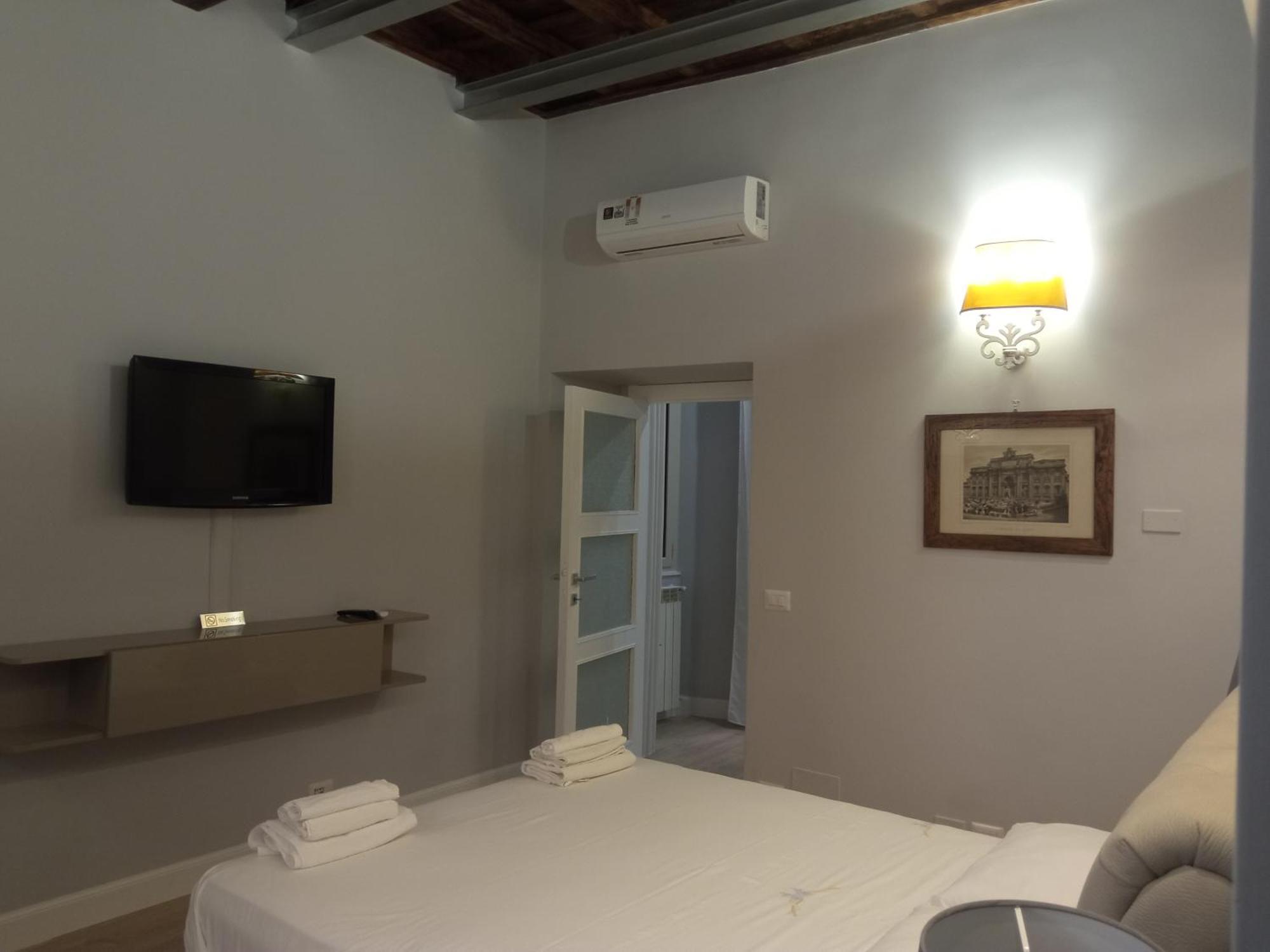 Fontana Di Trevi - Central Apartment In โรม ภายนอก รูปภาพ